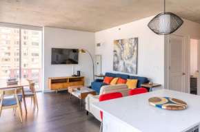 2BR Modern Luxury Apartment With Balcony, Rooftop Pool & Gym by ENVITAE